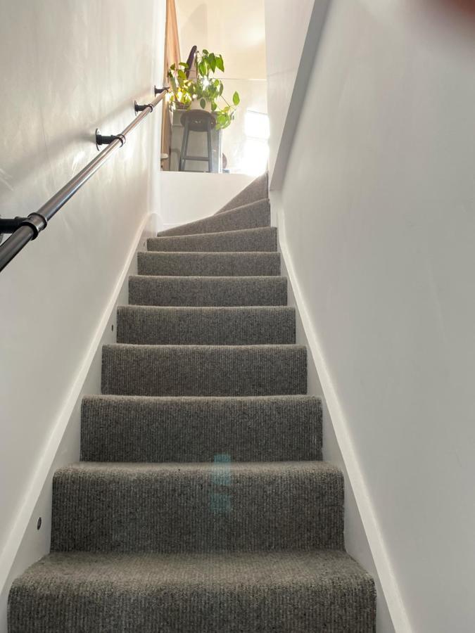 Vale View Apartment Денби Екстериор снимка